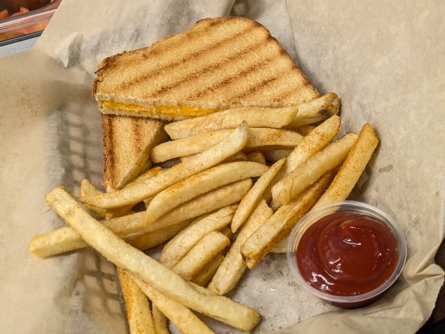 Grilled Cheese W/Fries.