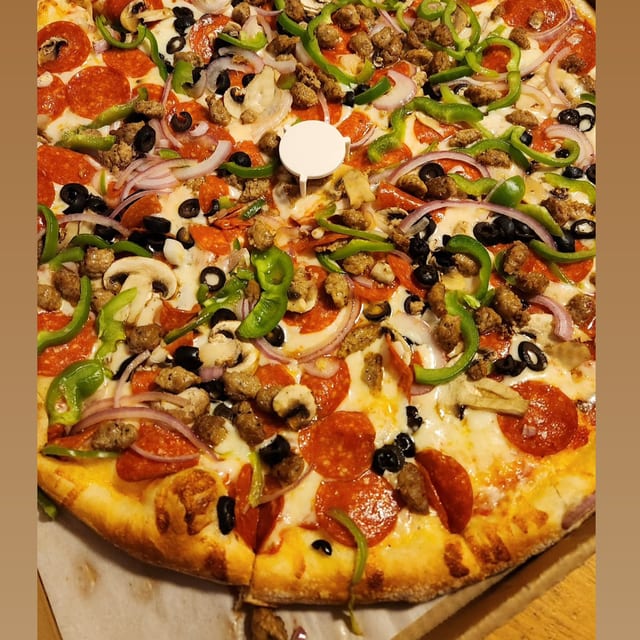 10" Supreme (Supreme Pizza).